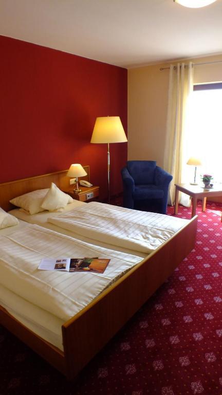 Weinhotel St. Stephanus زلتنغن راختخ الغرفة الصورة