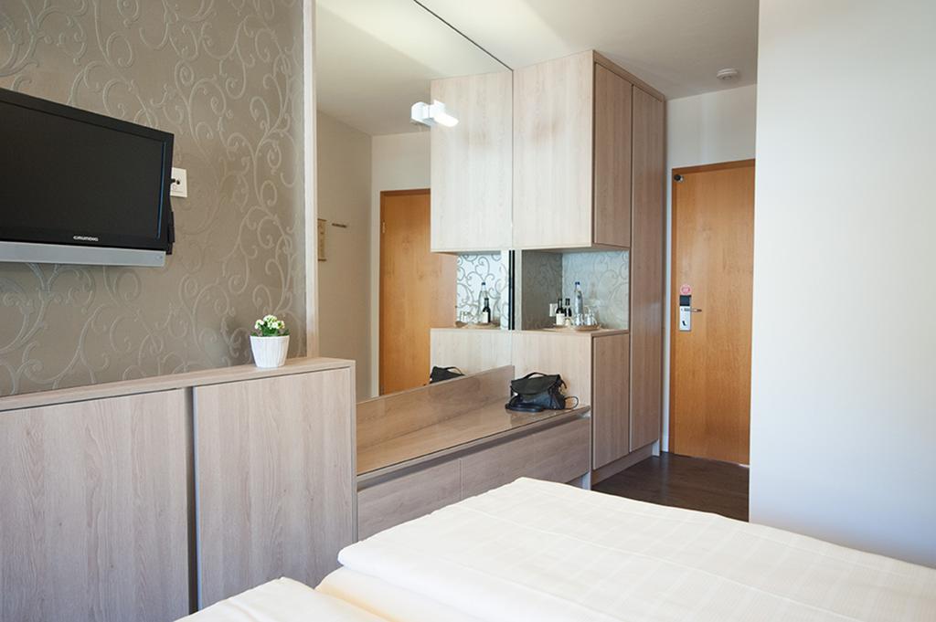 Weinhotel St. Stephanus زلتنغن راختخ المظهر الخارجي الصورة