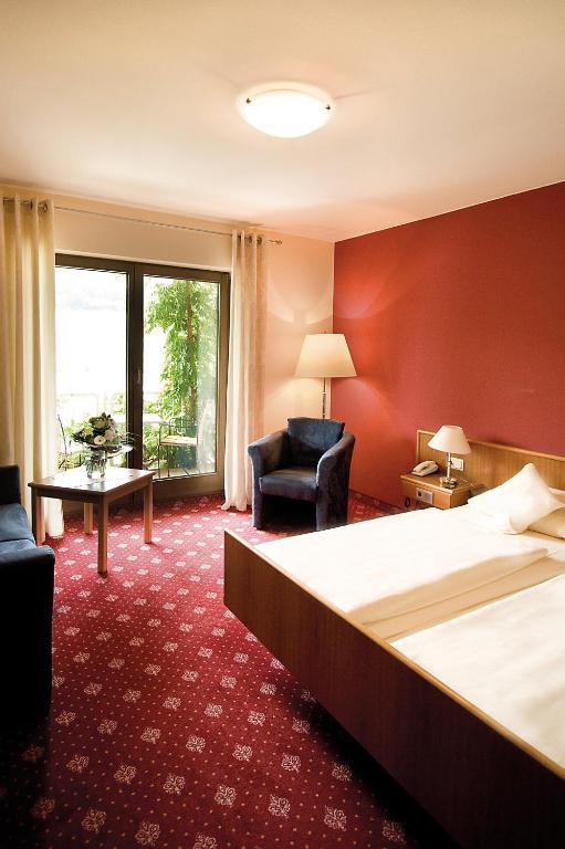 Weinhotel St. Stephanus زلتنغن راختخ الغرفة الصورة
